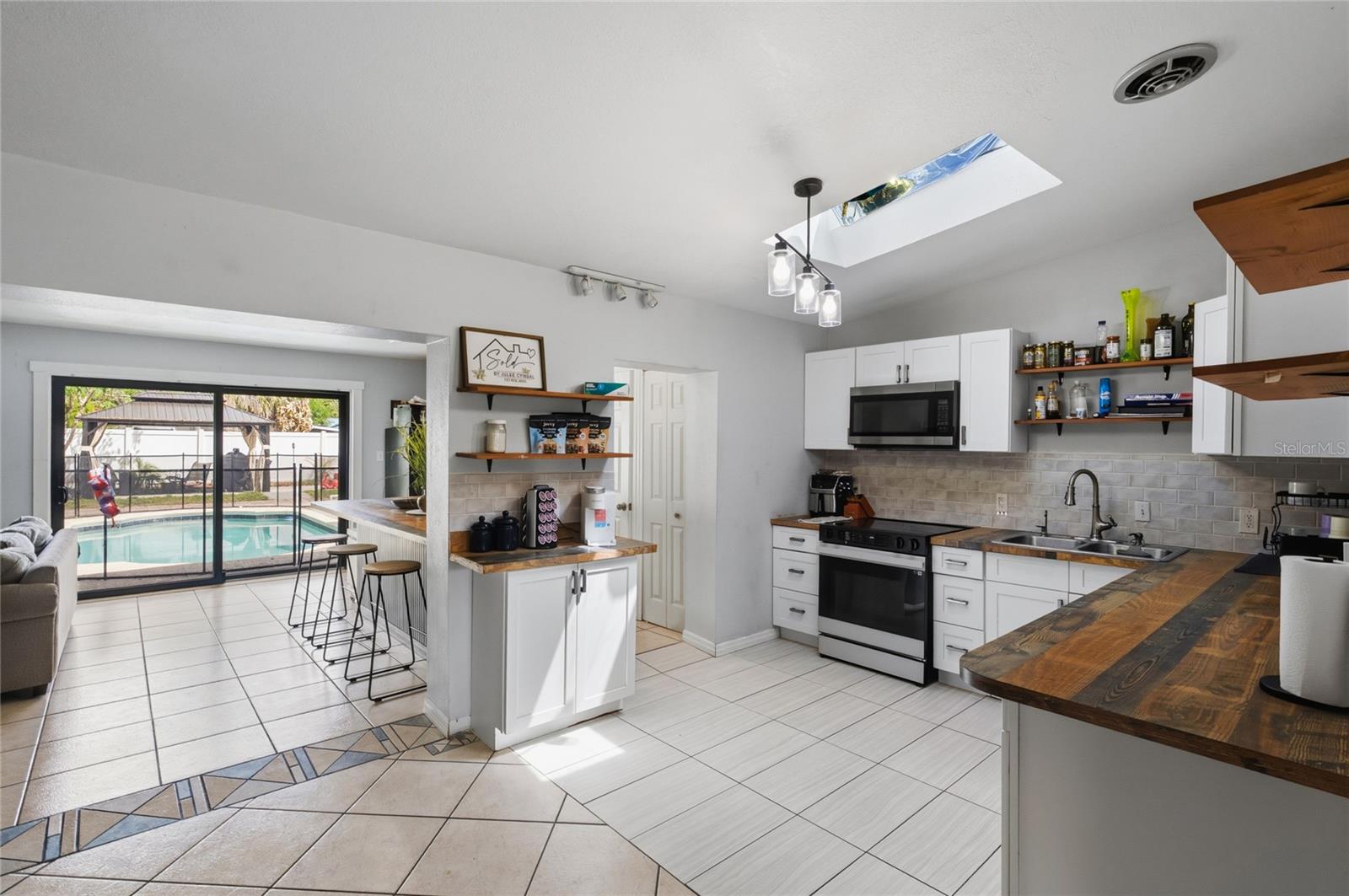 KINGSWOOD MANOR - Residential