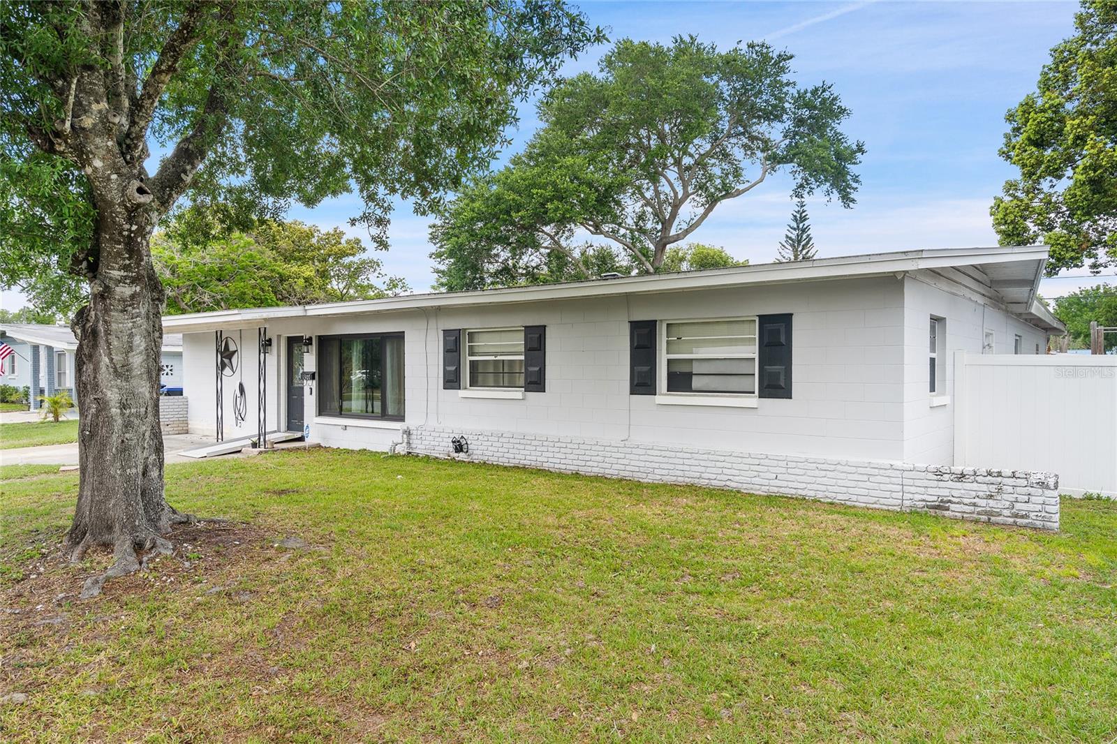 KINGSWOOD MANOR - Residential