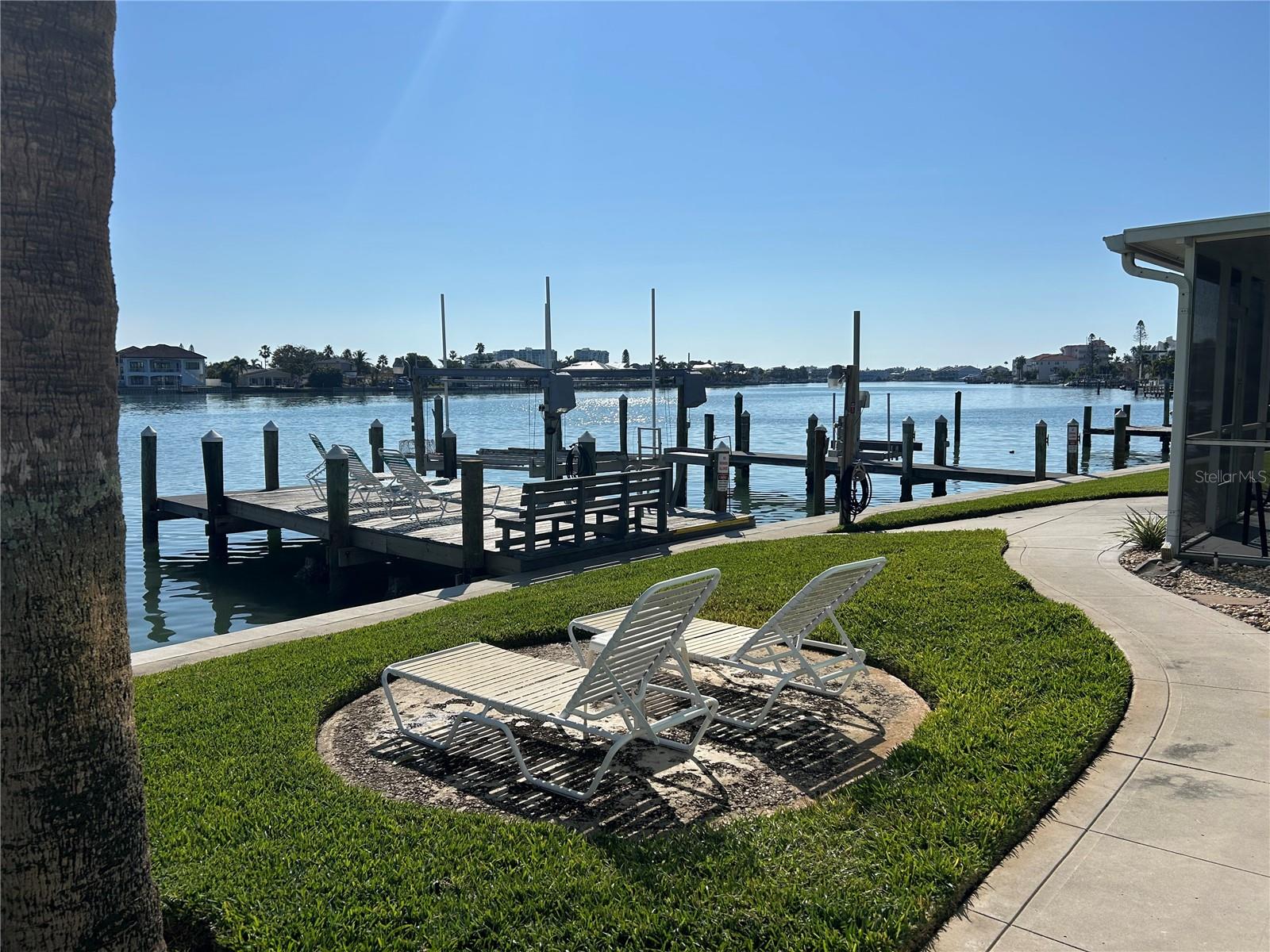 TREASURE ISLAND CITY OF - Residential Lease