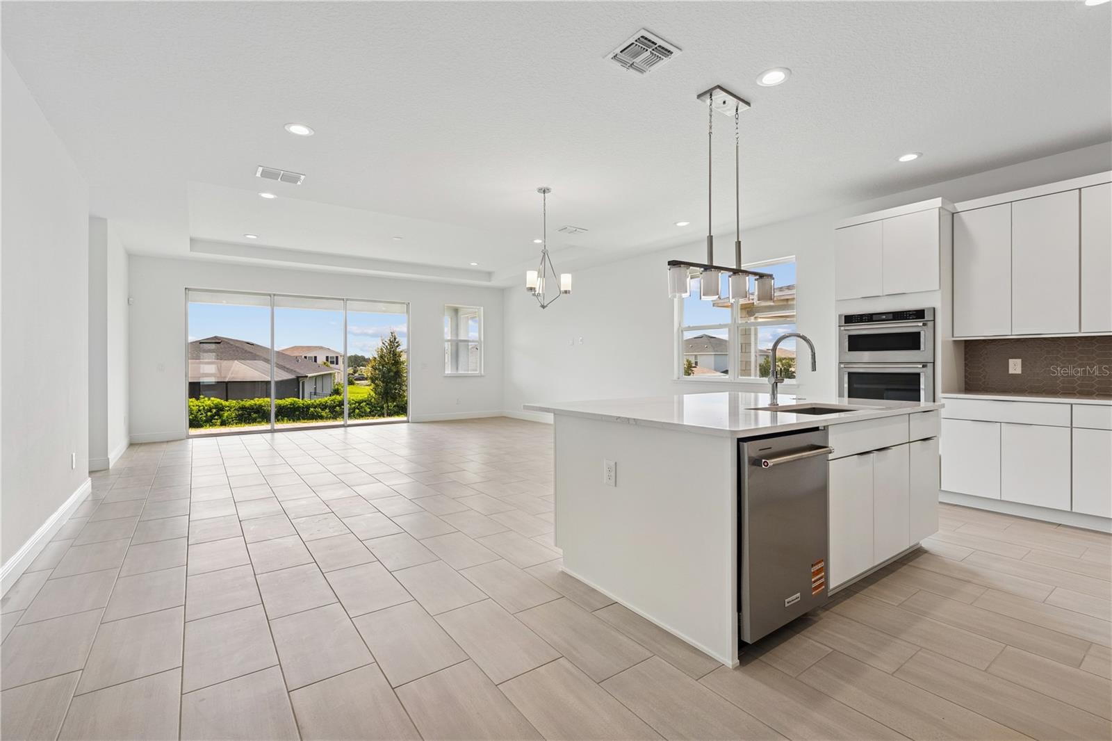 2703 ARBOR DUNE AVENUE