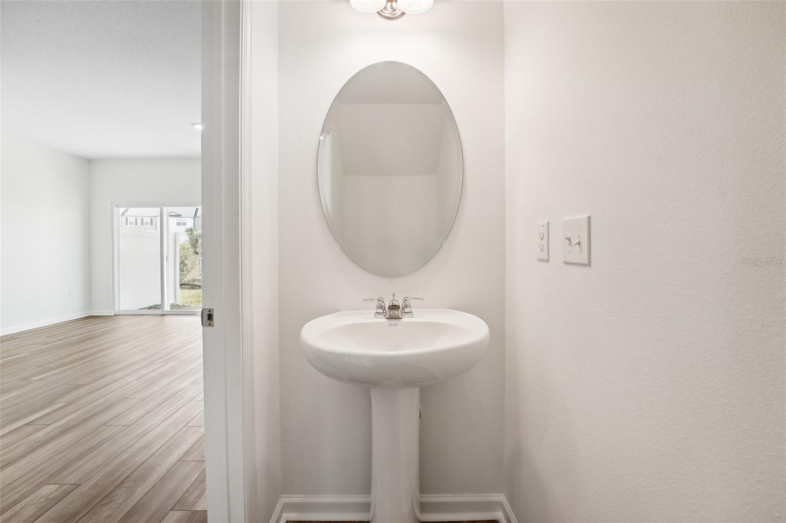 CLINTON TOWNHOMES - Residential