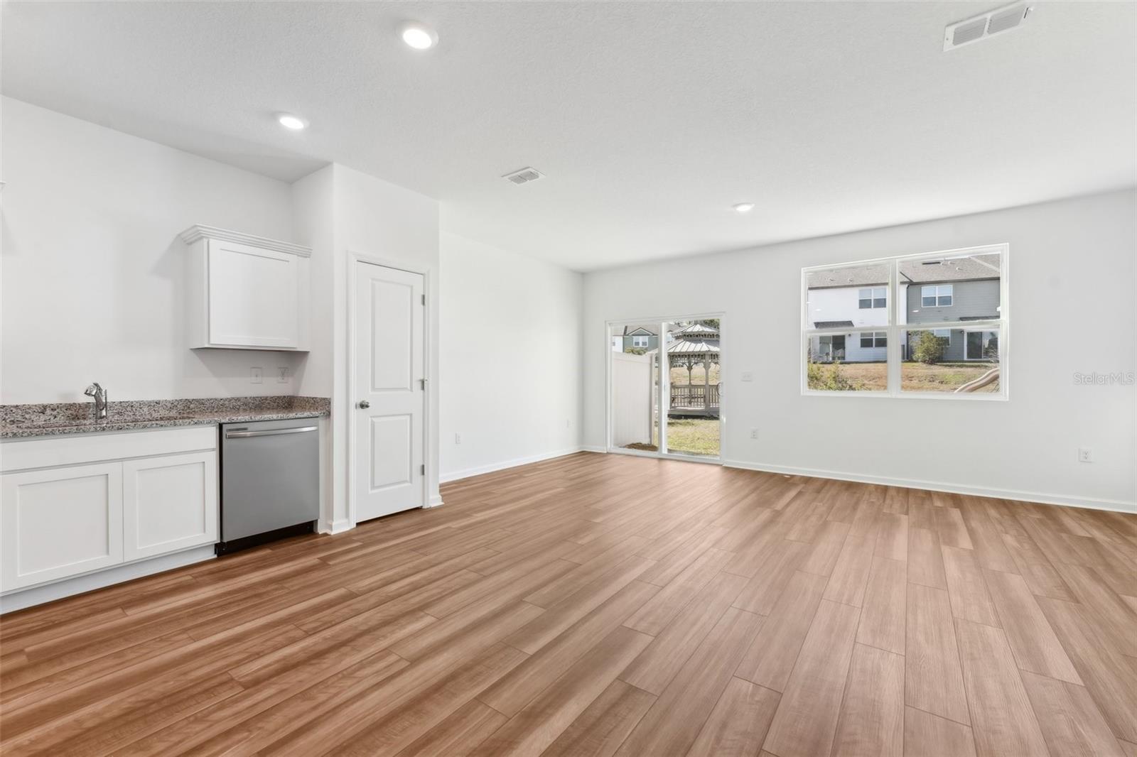 CLINTON TOWNHOMES - Residential