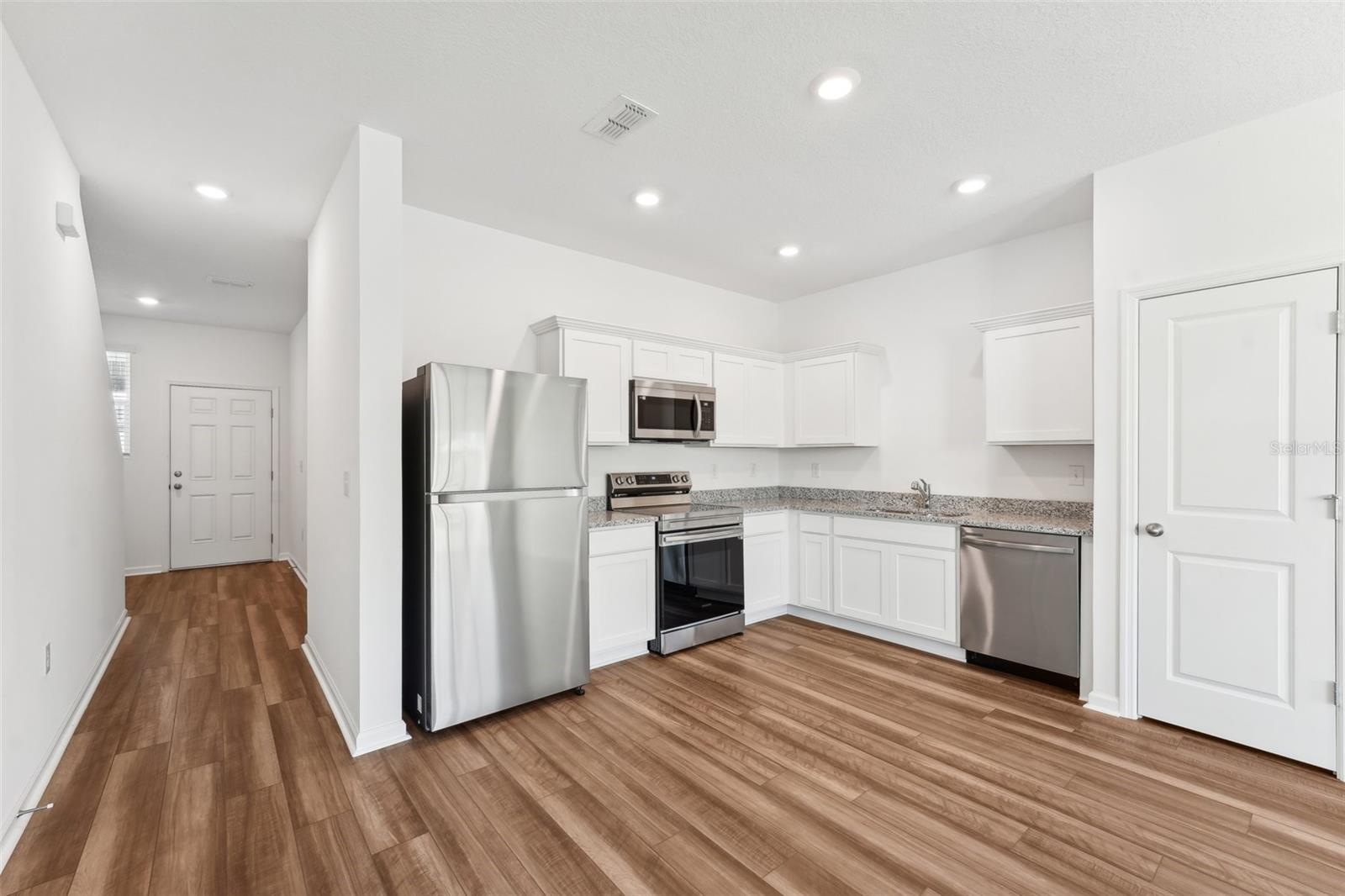 CLINTON TOWNHOMES - Residential
