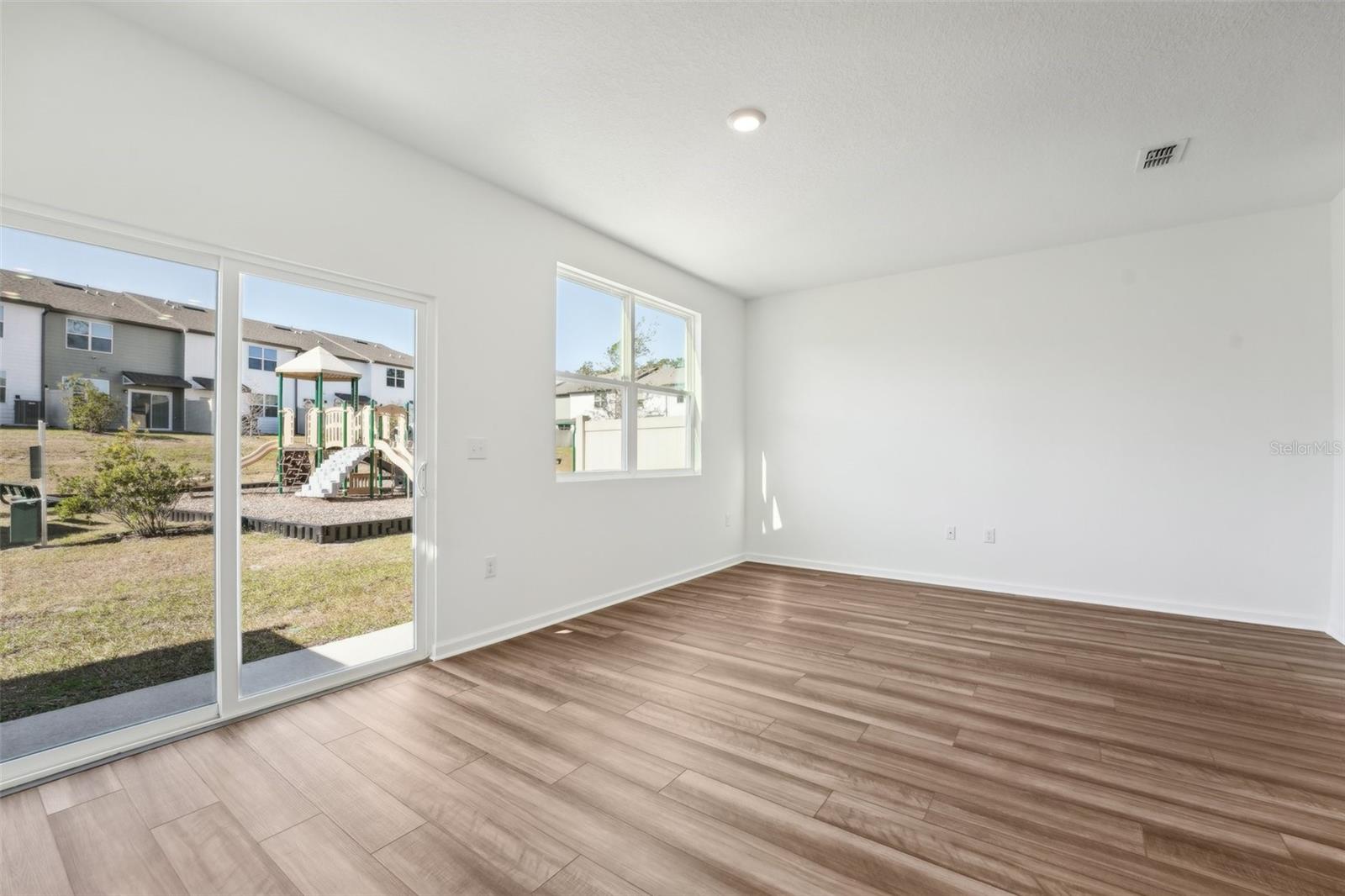 CLINTON TOWNHOMES - Residential