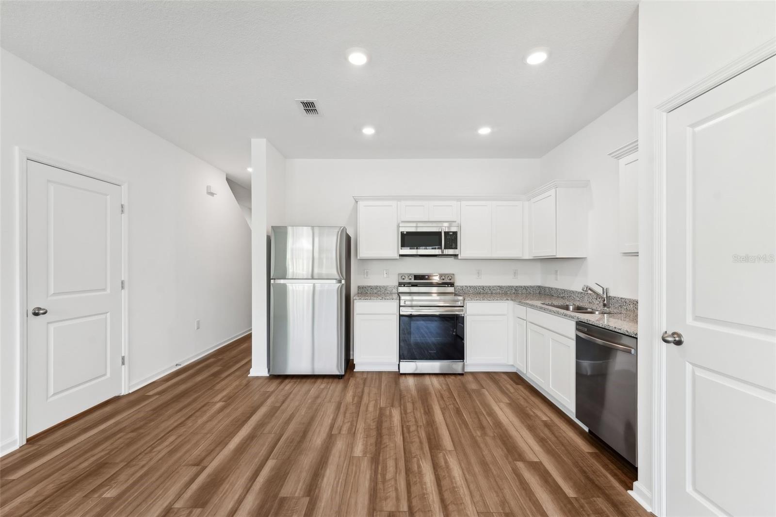 CLINTON TOWNHOMES - Residential