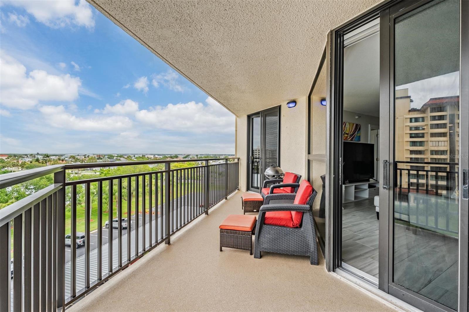 ISLAND WALK CONDO - Residential