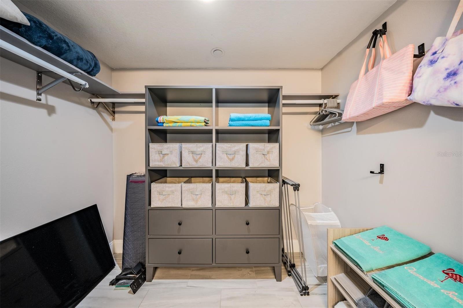 ISLAND WALK CONDO - Residential