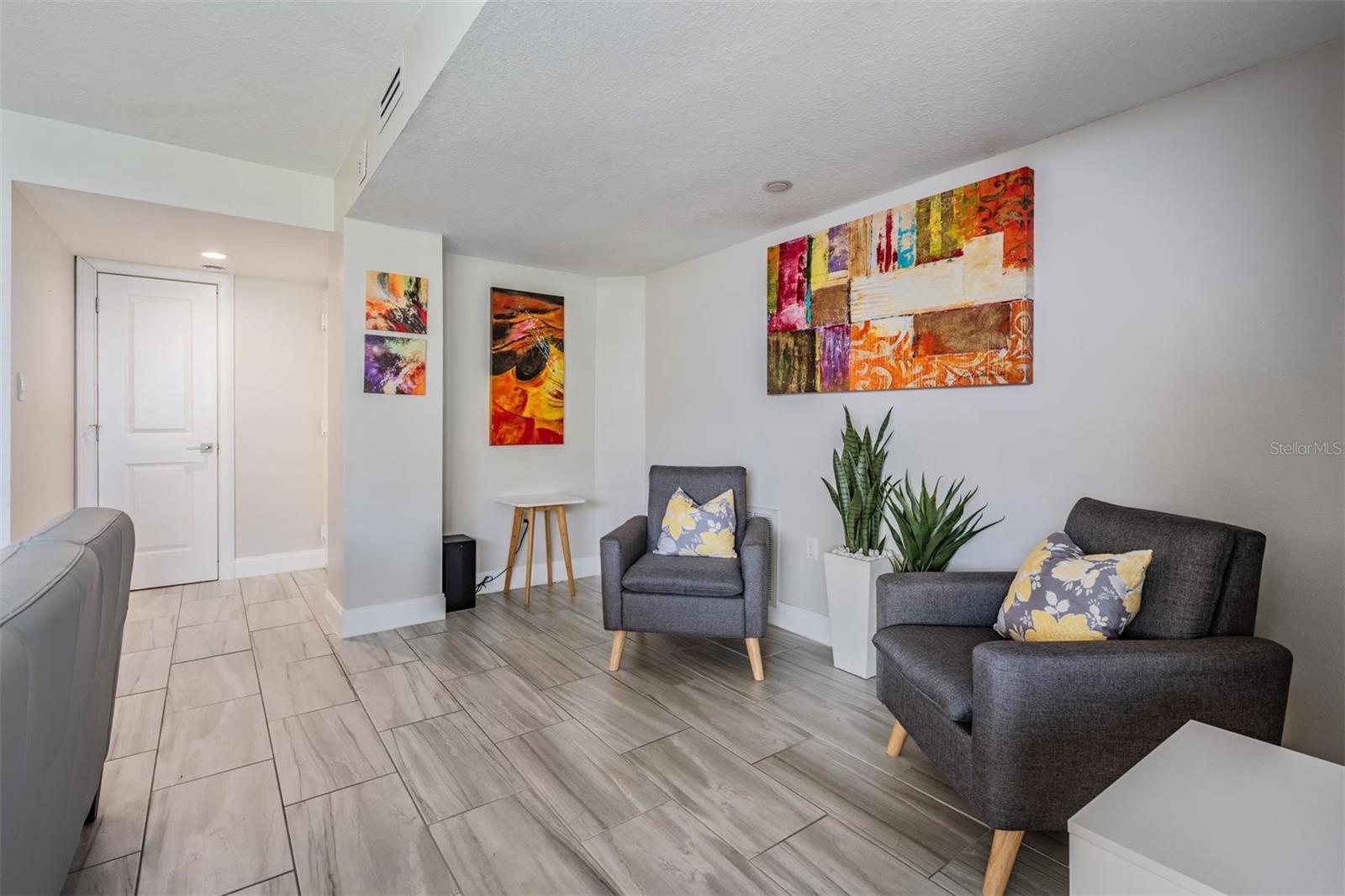 ISLAND WALK CONDO - Residential