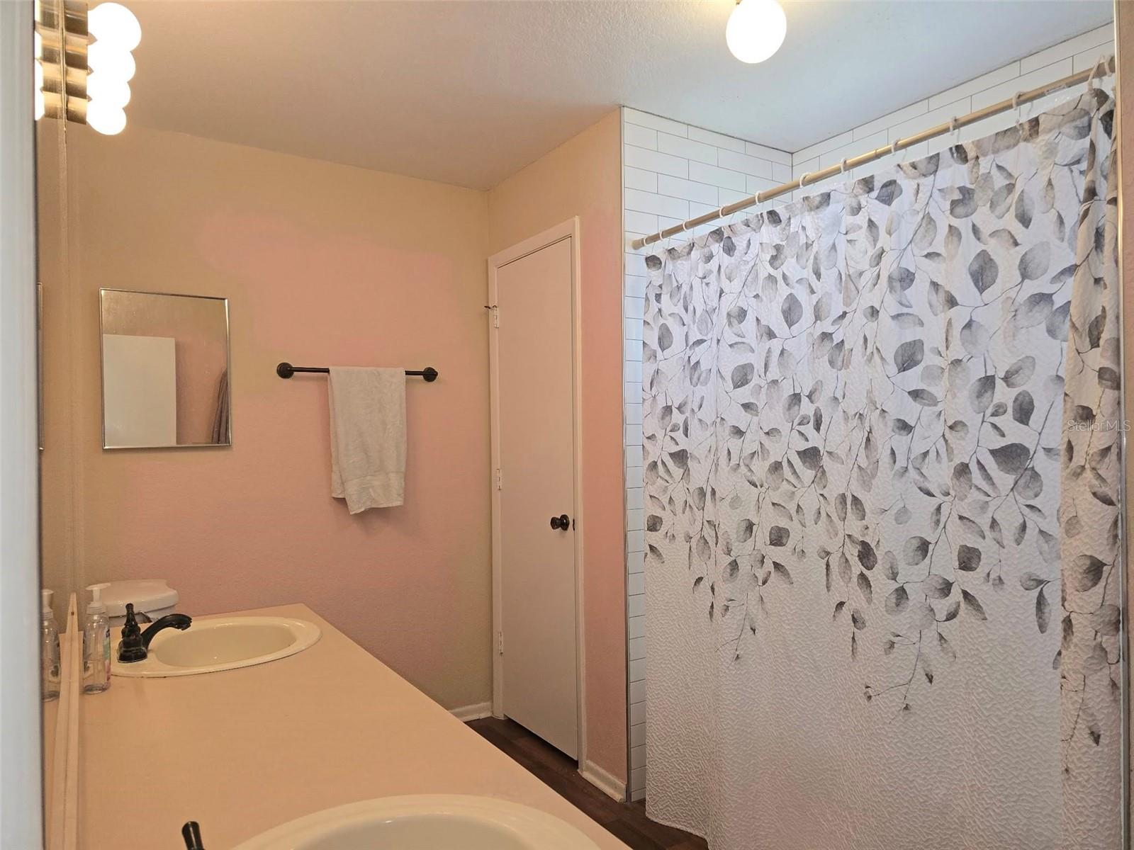 ALAFAYA WOODS PH 10 - Residential