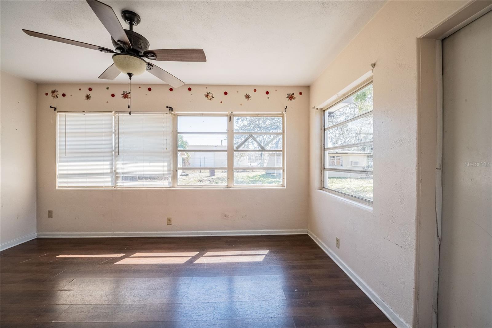 AZALEA PARK - Residential