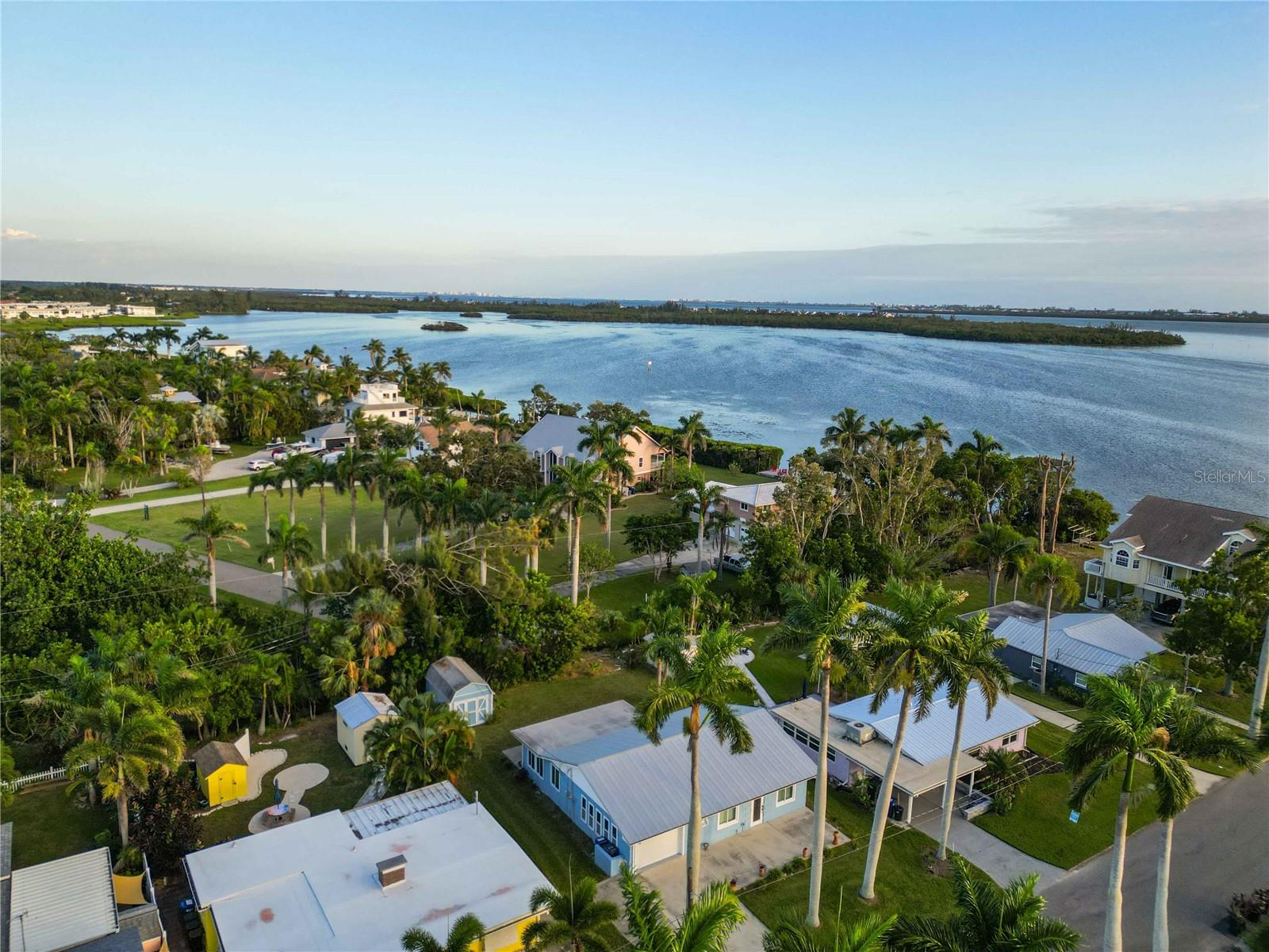 TWIN ISLES ESTATES - Residential