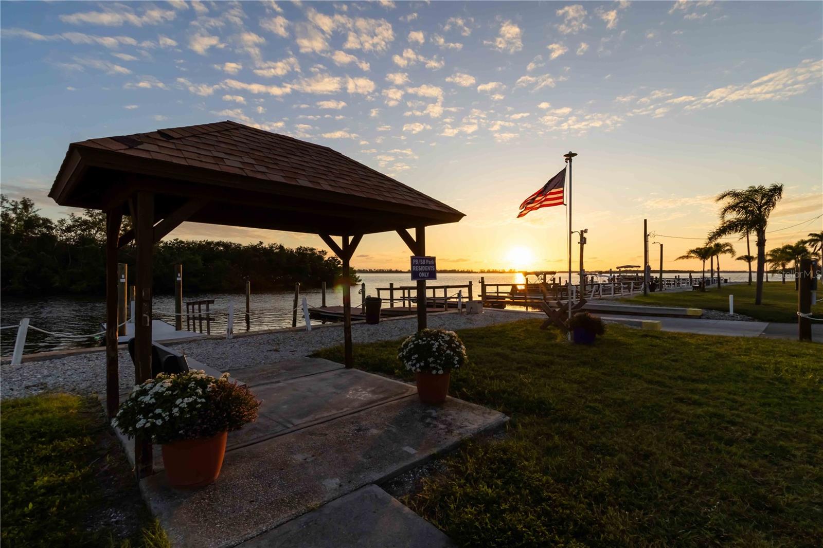 TWIN ISLES ESTATES - Residential