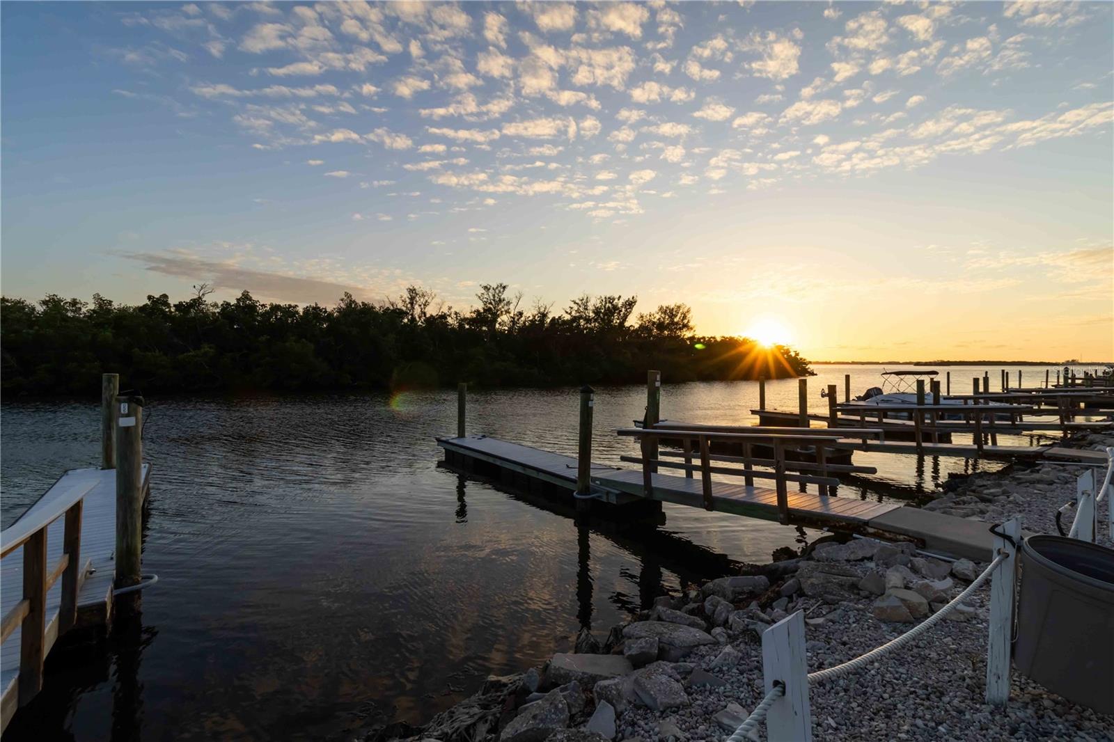 TWIN ISLES ESTATES - Residential