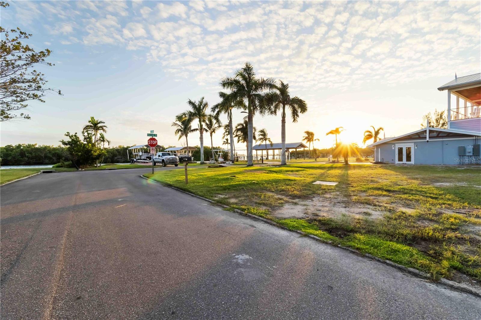 TWIN ISLES ESTATES - Residential