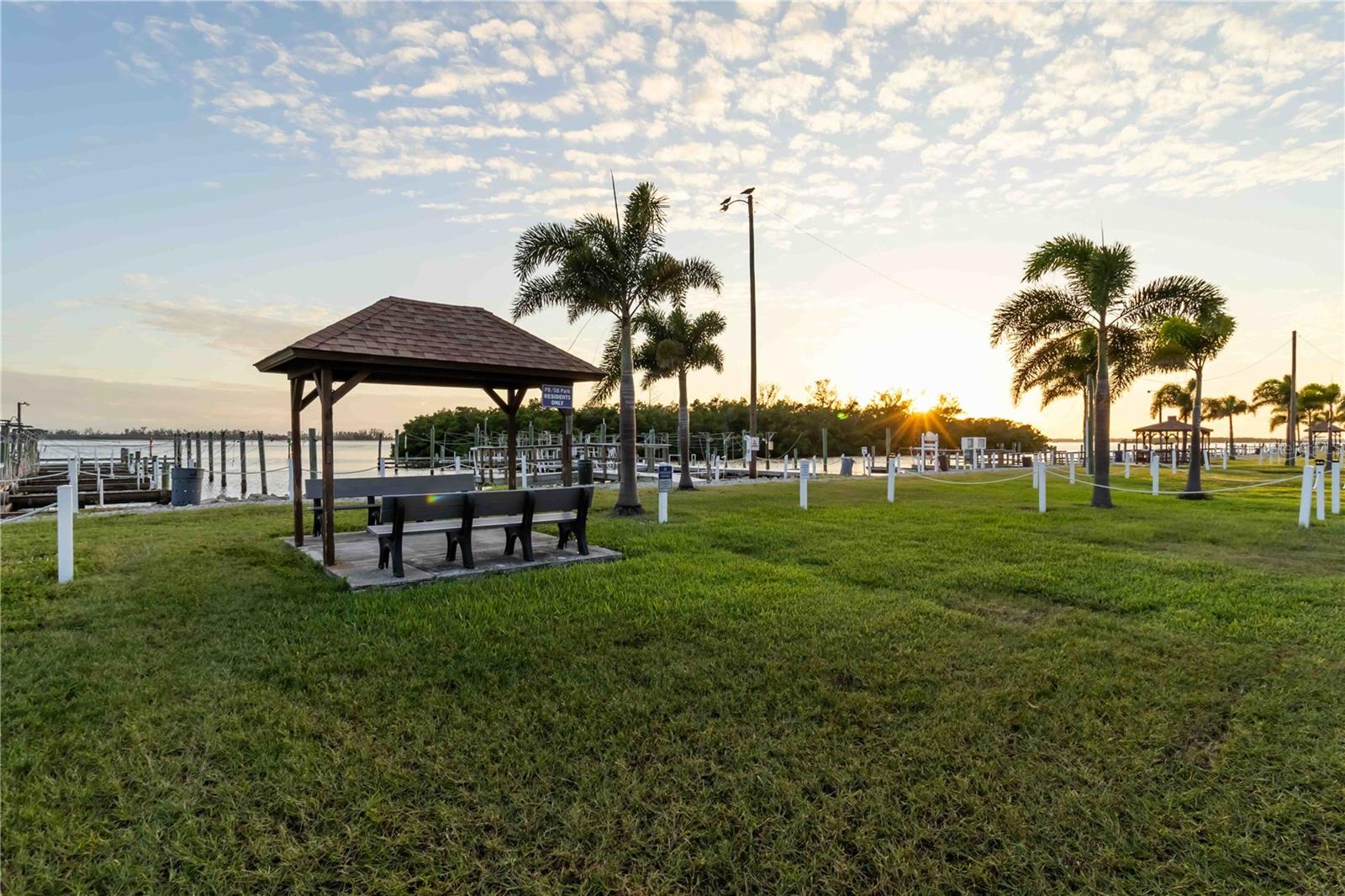 TWIN ISLES ESTATES - Residential