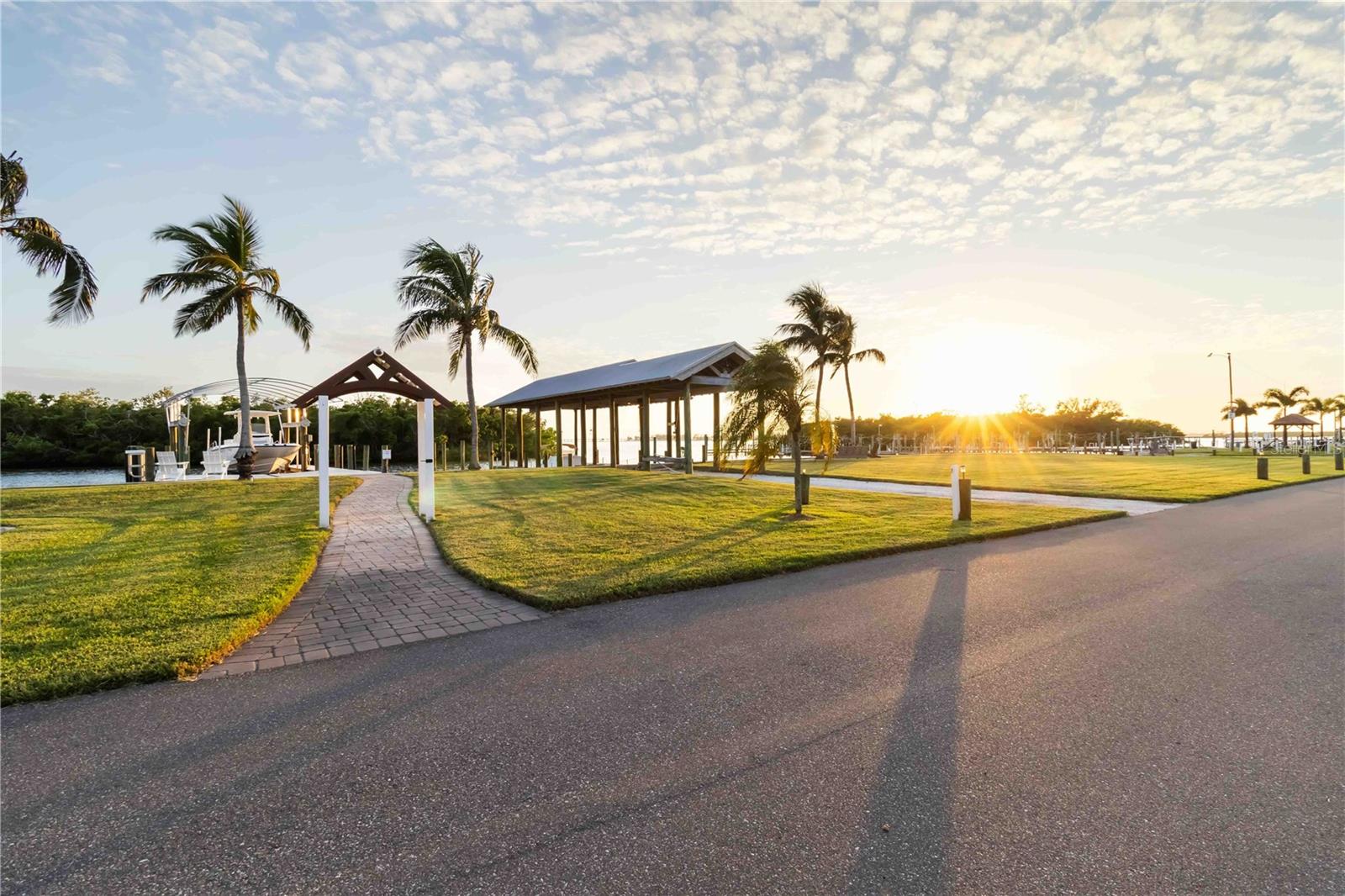 TWIN ISLES ESTATES - Residential