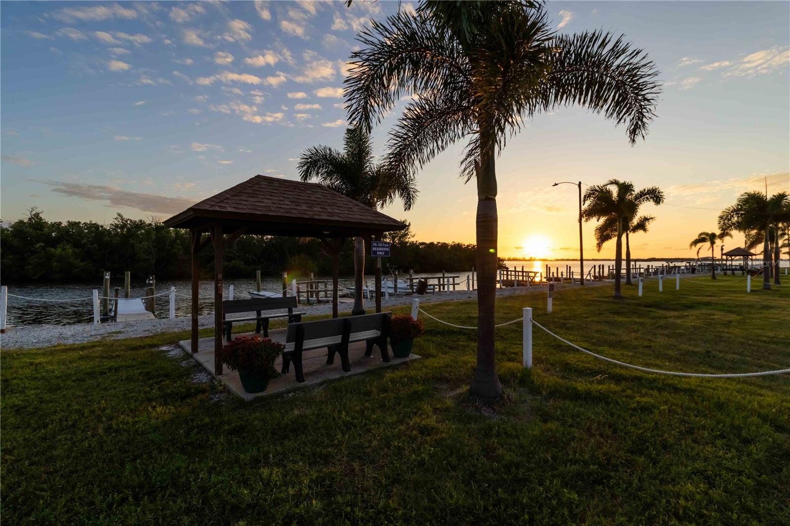 TWIN ISLES ESTATES - Residential