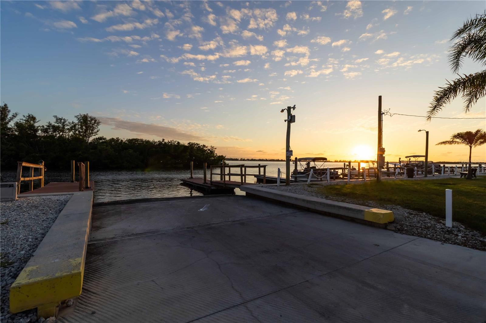 TWIN ISLES ESTATES - Residential