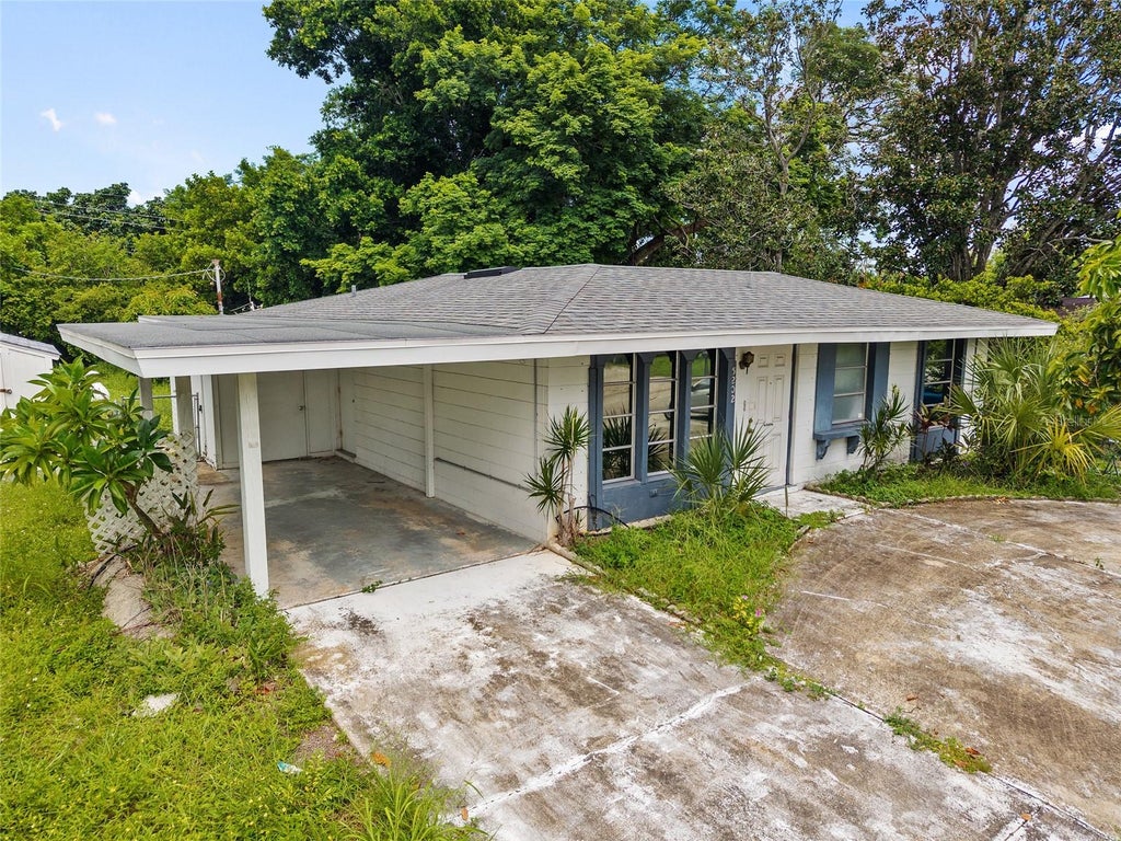 Photo of 5202 19th Street W, Bradenton, FL 34207 (MLS # A4710363)