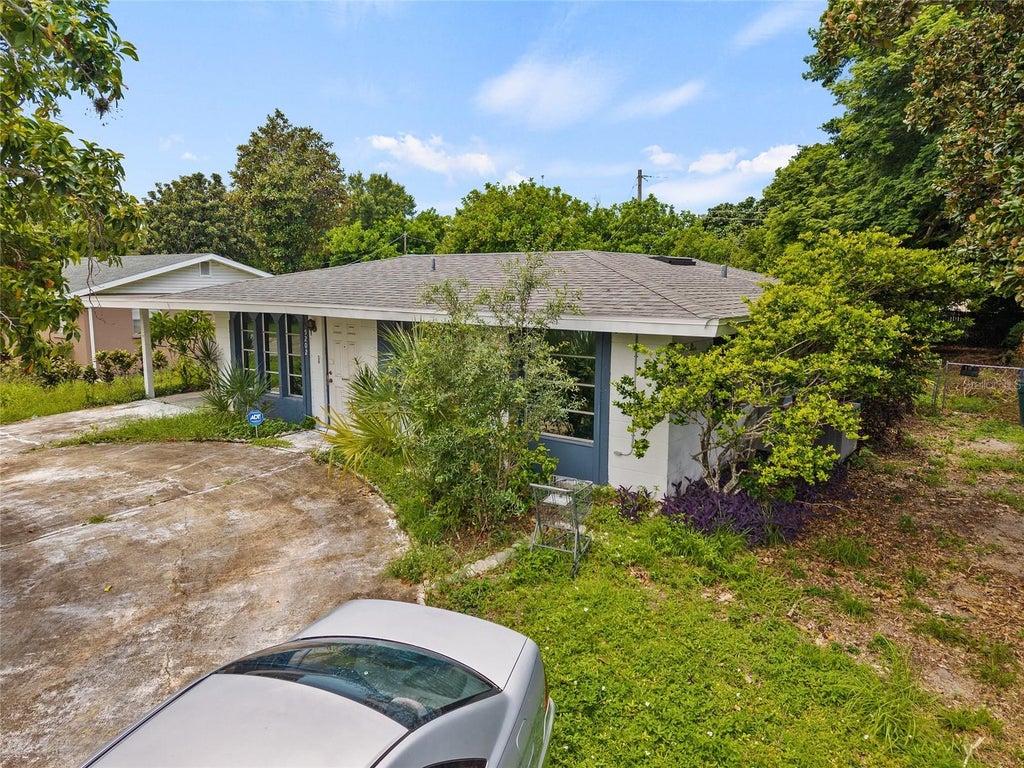 Photo of 5202 19th Street W, Bradenton, FL 34207 (MLS # A4710363)