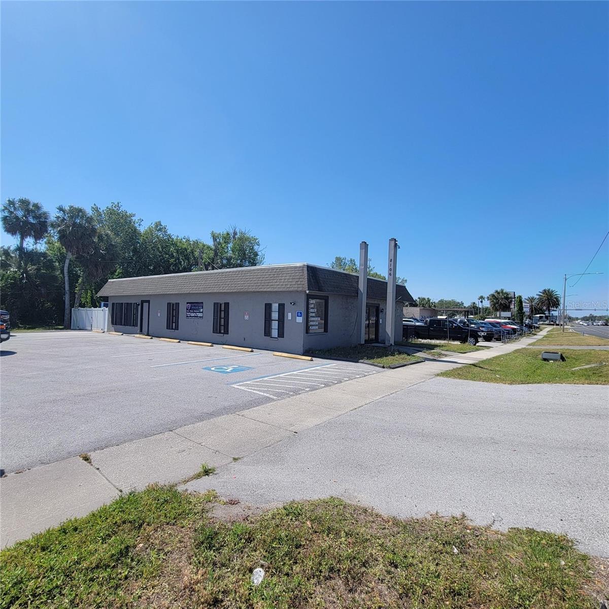 · Former Insurance Office
· Located directly on US HWY 19
· 2,160 Square Feet of Office Space, Recently remodeled
· 200’ feet of frontage at the intersection