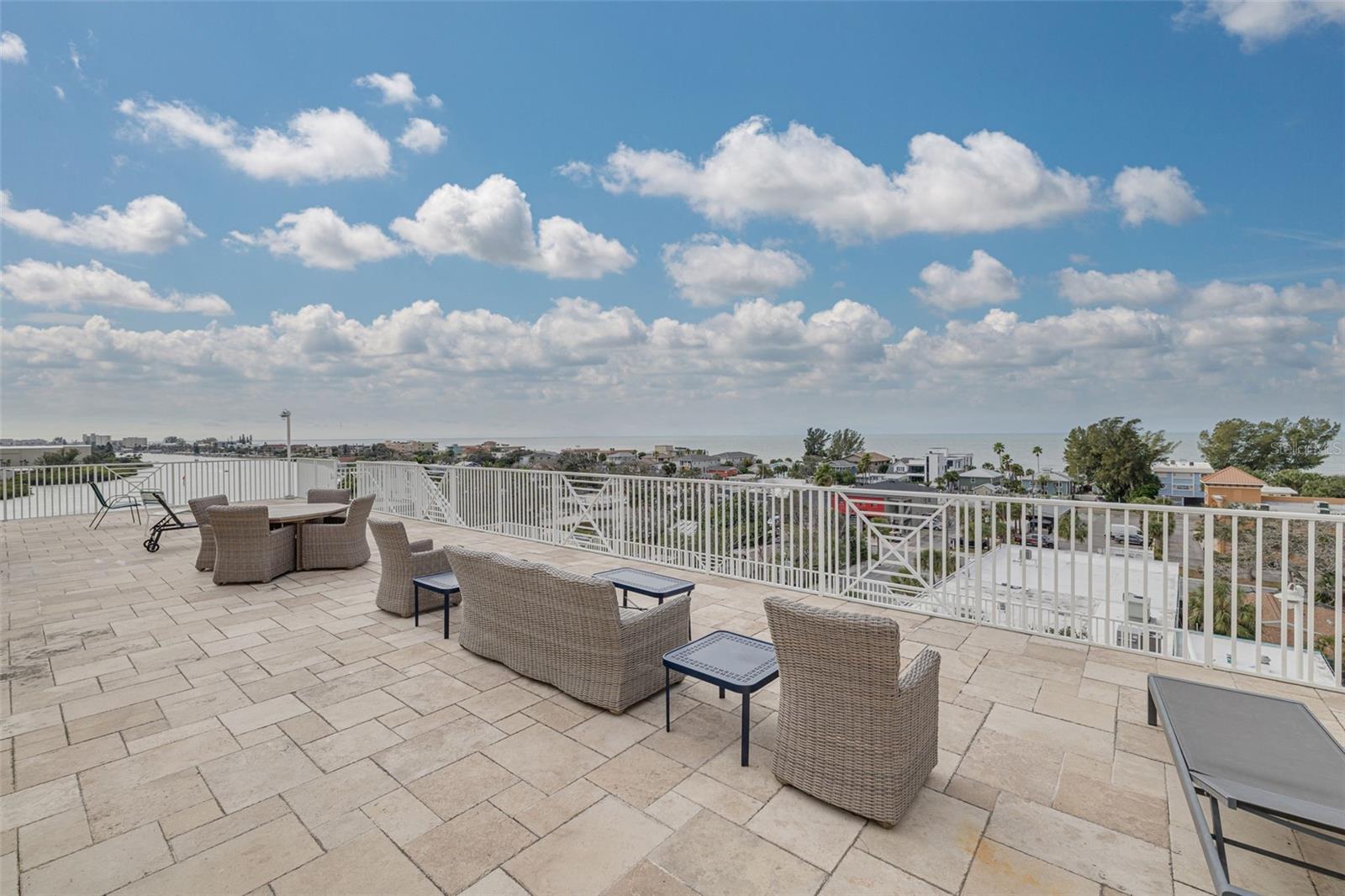 HARBOURSIDE AT MARKER 33 VACATION CONDO - Residential