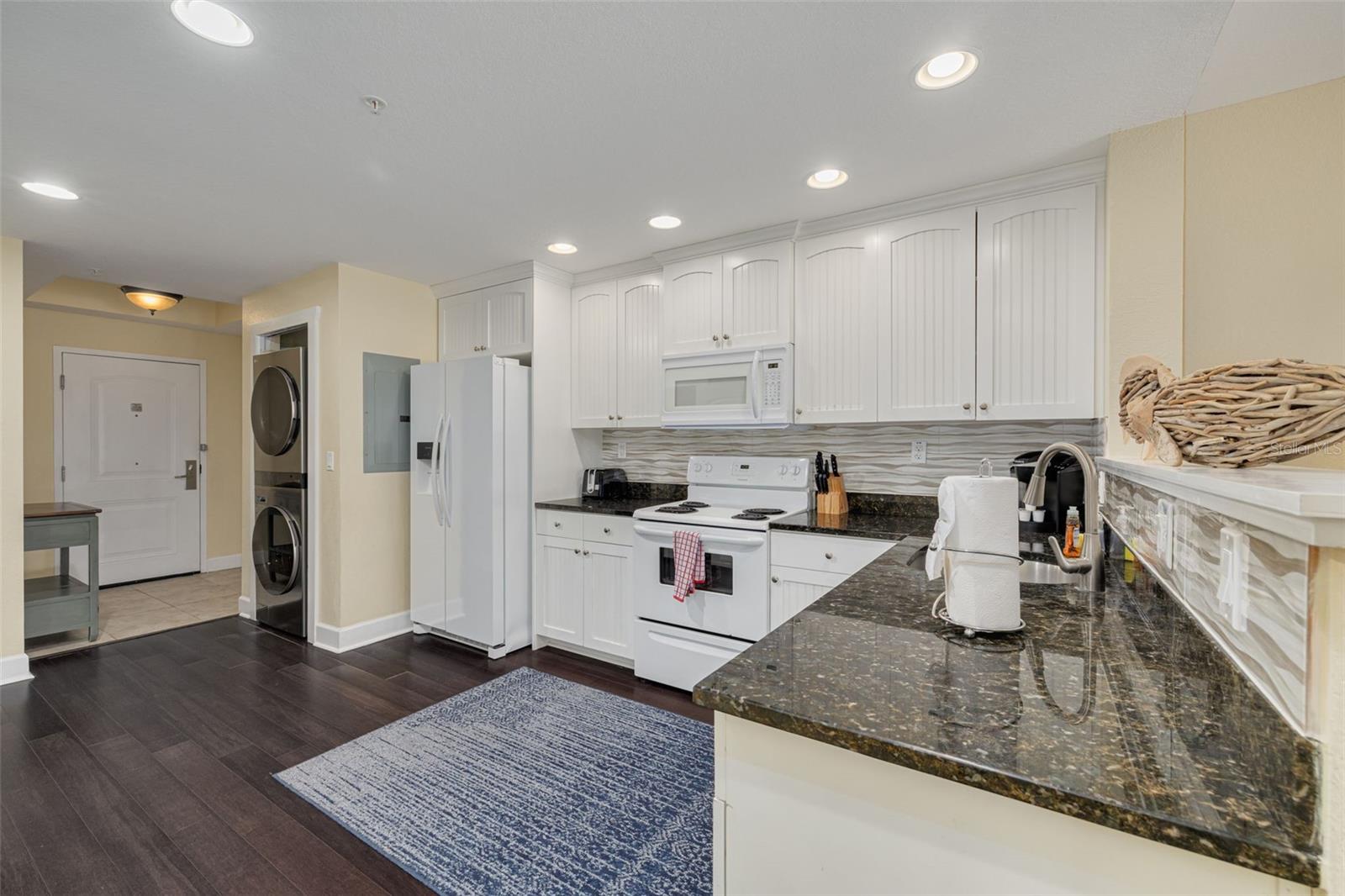 HARBOURSIDE AT MARKER 33 VACATION CONDO - Residential