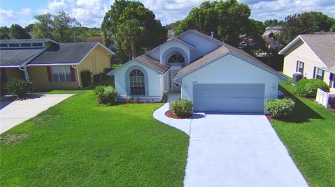 A home in WINTER HAVEN