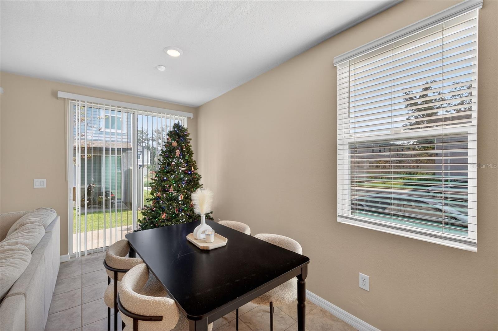 PRESTON OAKS TWNHMS - Residential