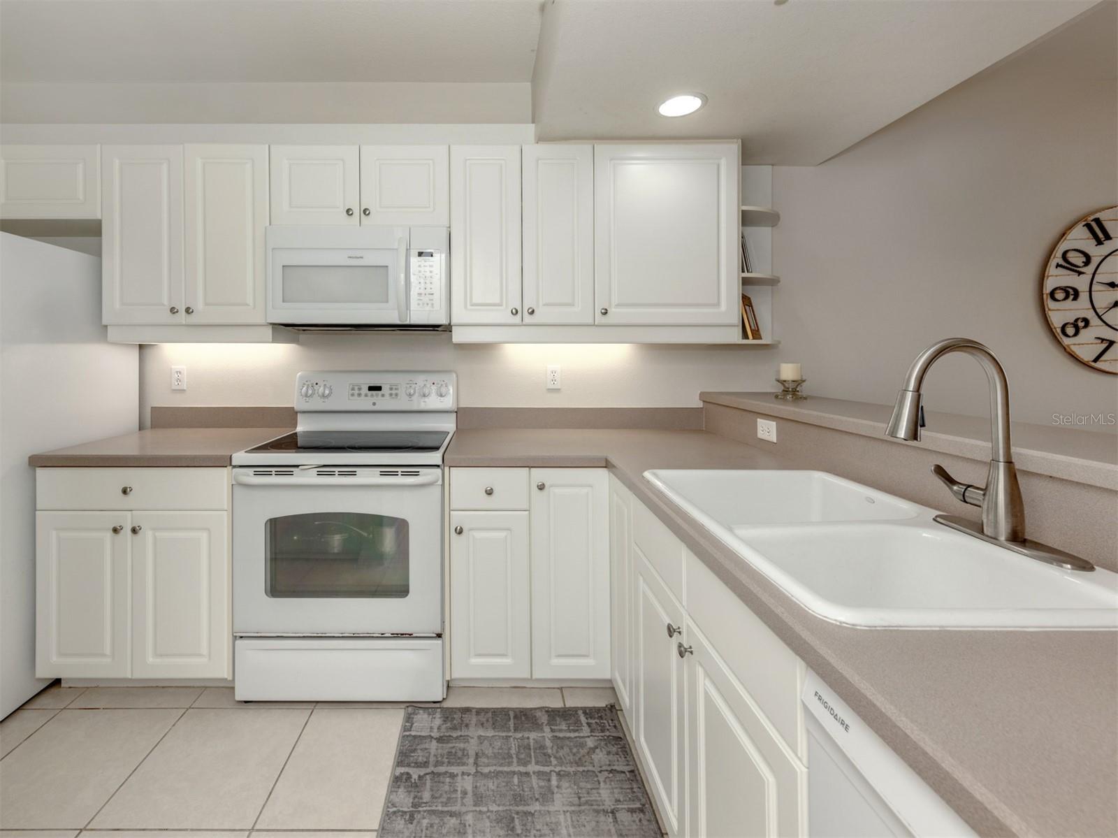 WATERSIDE VILLAGE - Residential