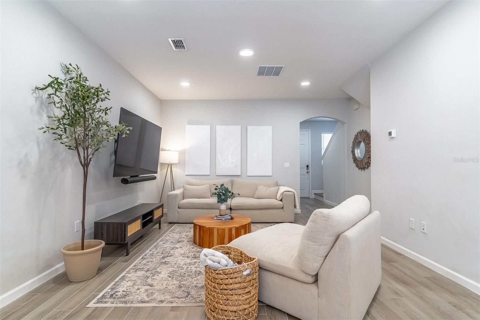 TOWNS AT TUSKAWILLA COMMONS - Residential