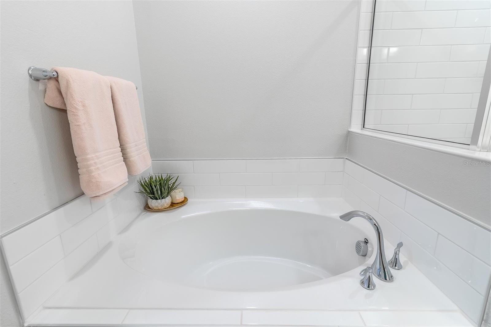 TOWNS AT TUSKAWILLA COMMONS - Residential