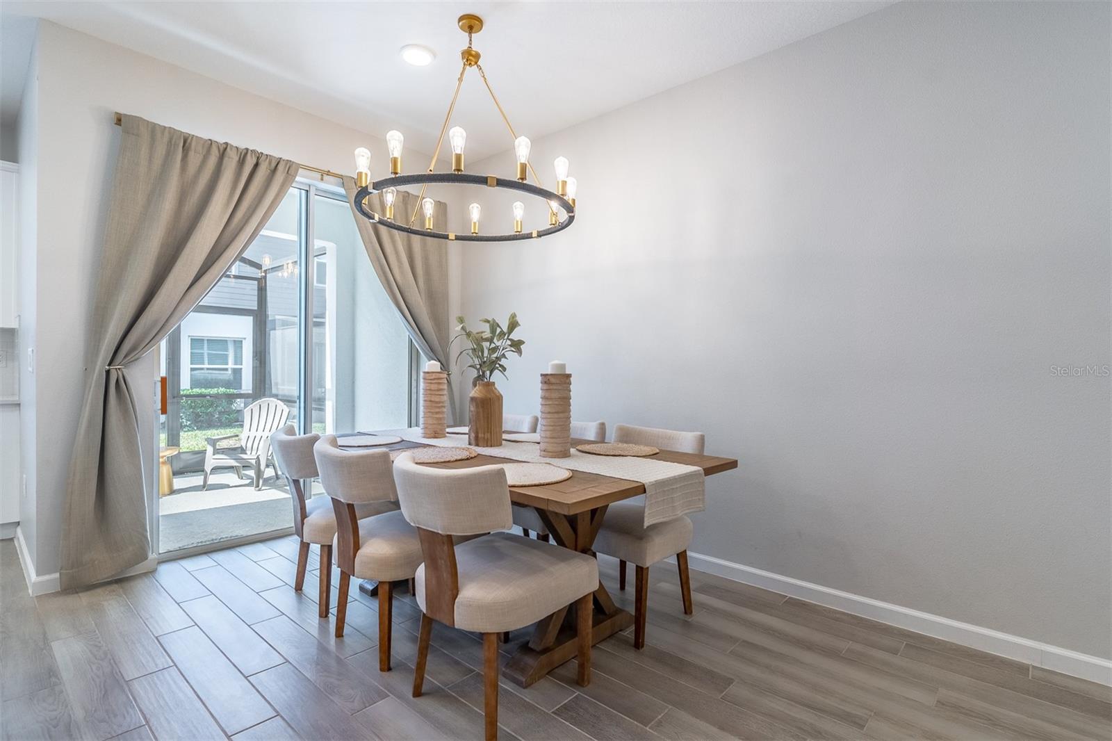 TOWNS AT TUSKAWILLA COMMONS - Residential