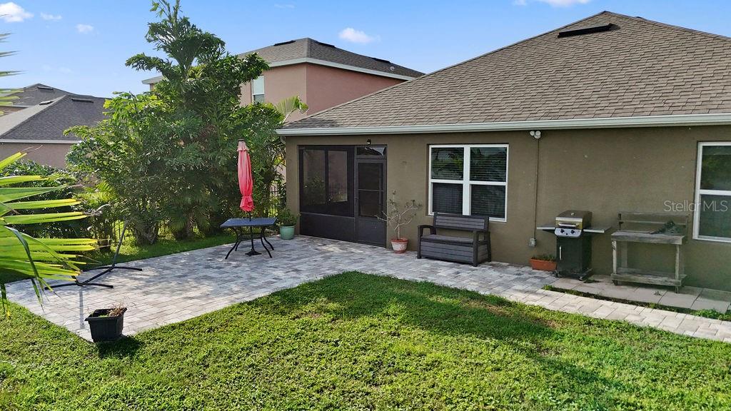 LAKESIDE PALMS - Residential