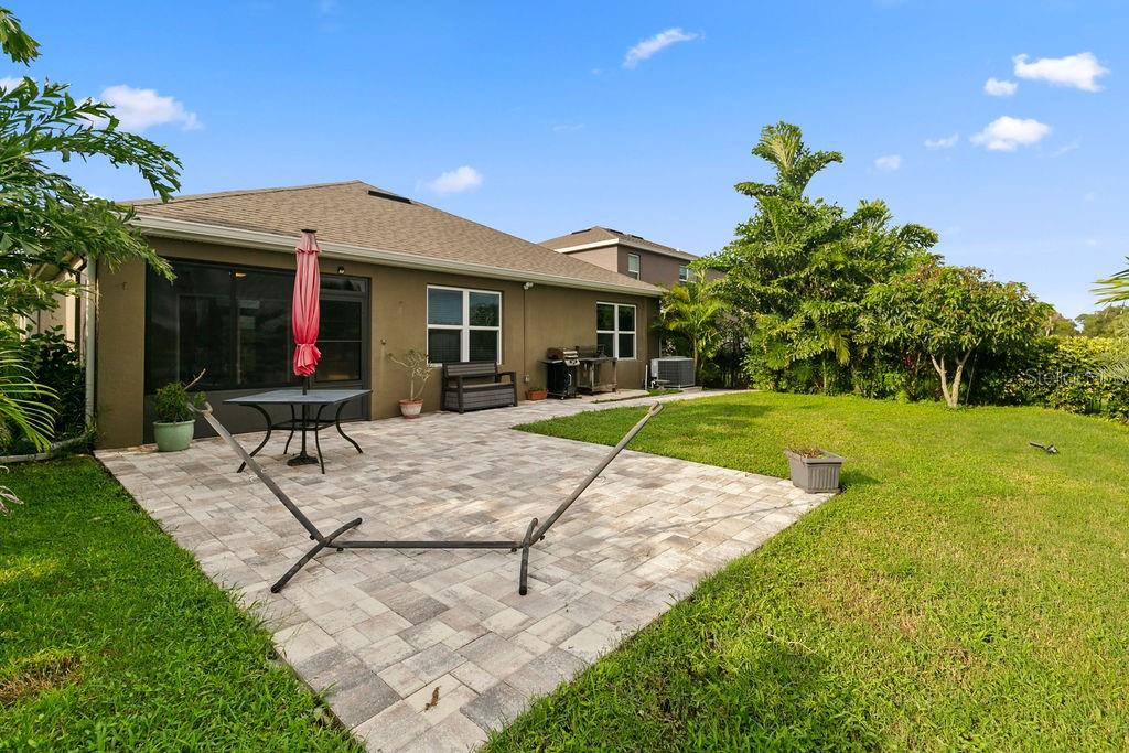 LAKESIDE PALMS - Residential