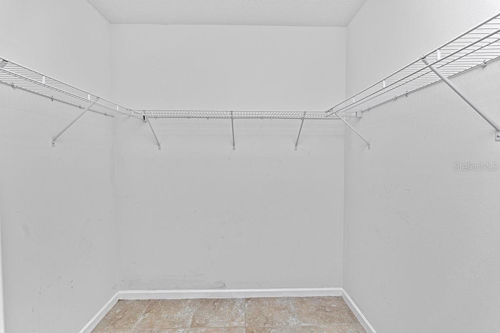 LAKESIDE PALMS - Residential