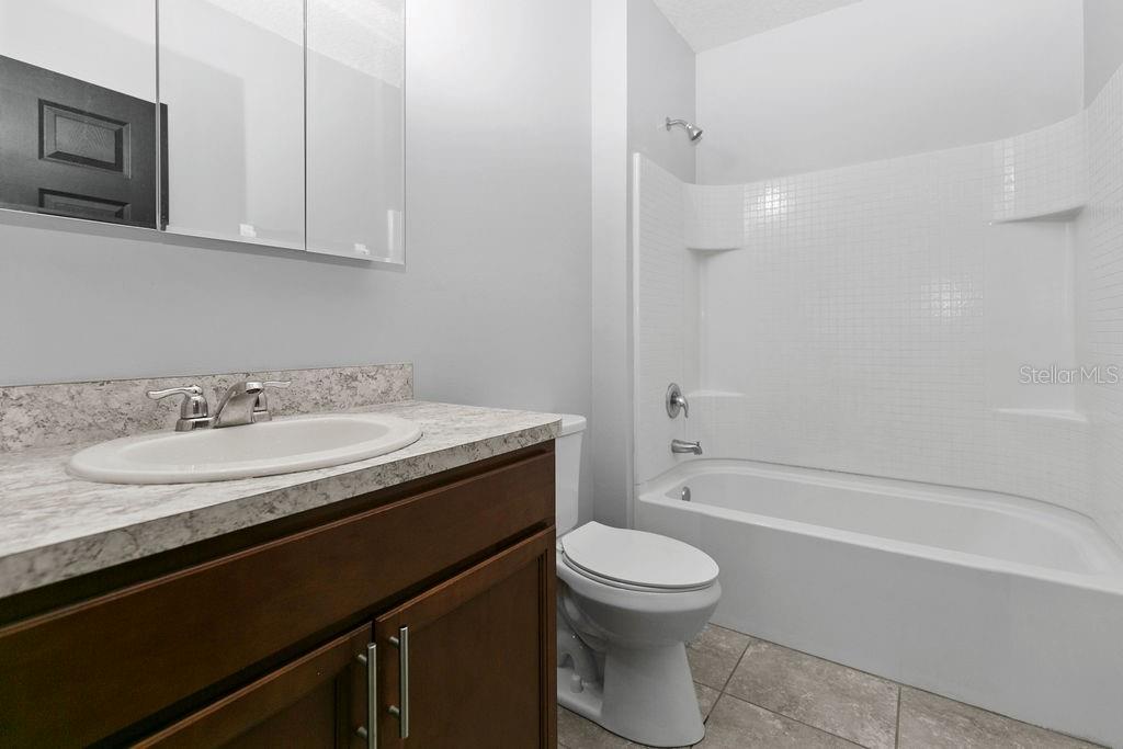 LAKESIDE PALMS - Residential