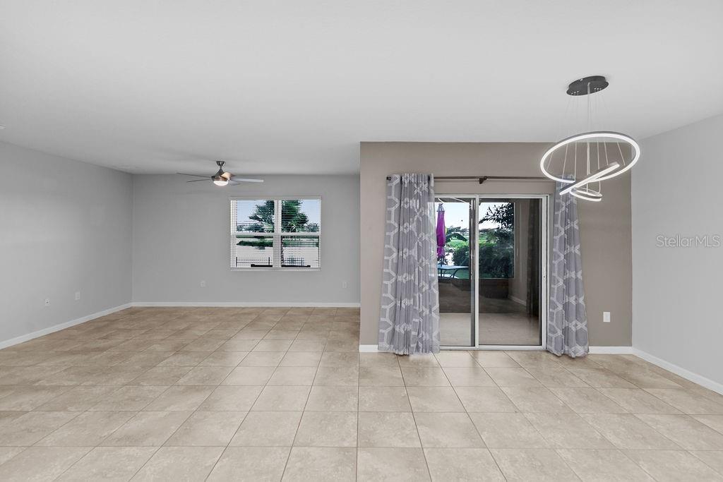 LAKESIDE PALMS - Residential