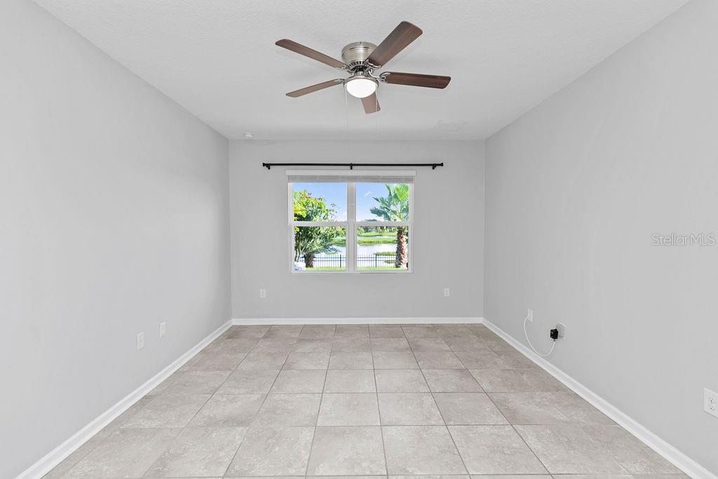 LAKESIDE PALMS - Residential