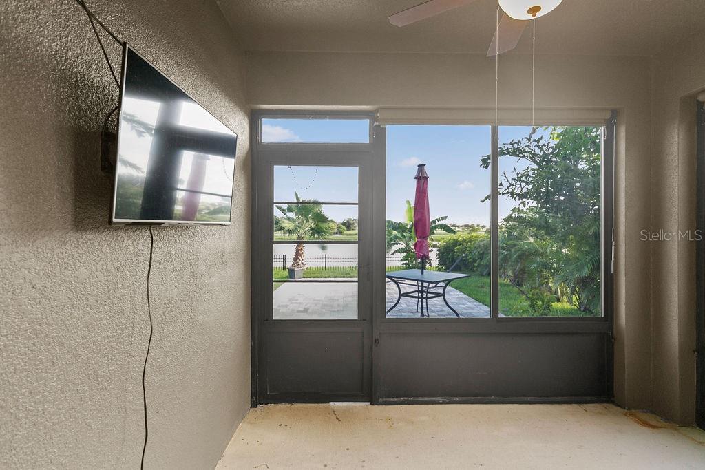 LAKESIDE PALMS - Residential