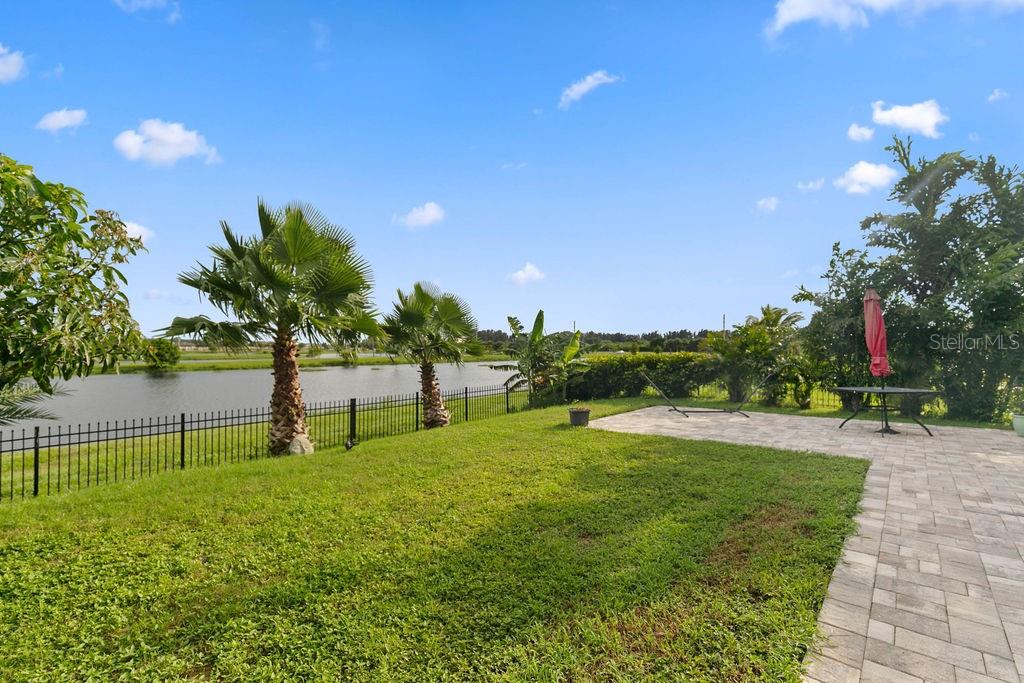 LAKESIDE PALMS - Residential