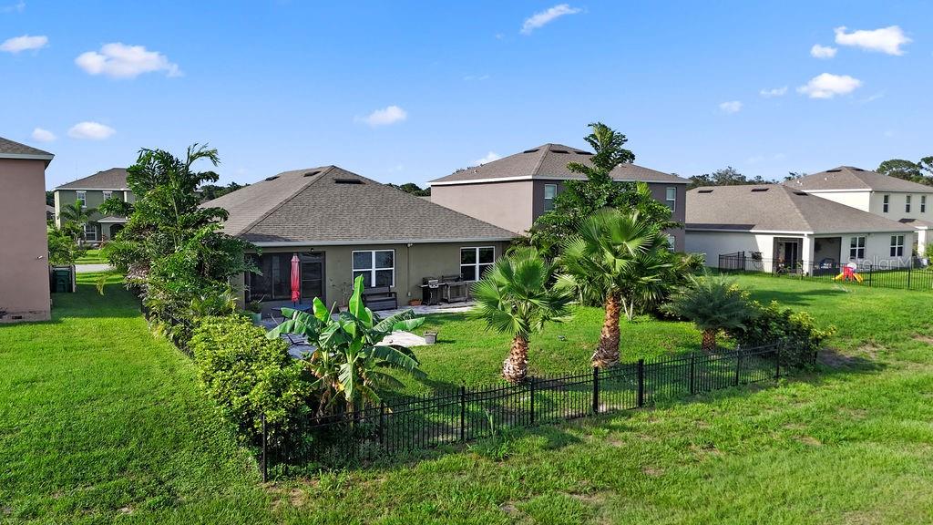 LAKESIDE PALMS - Residential