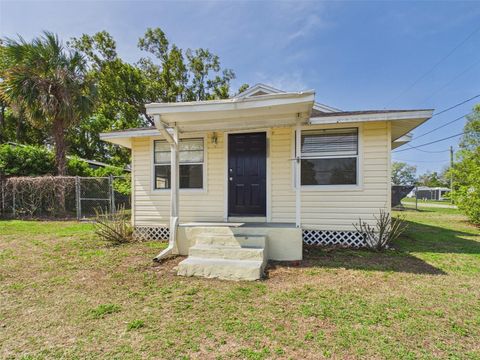Photo of 5633 7th Street SE, Lakeland, FL 33812 (MLS # P4937488)