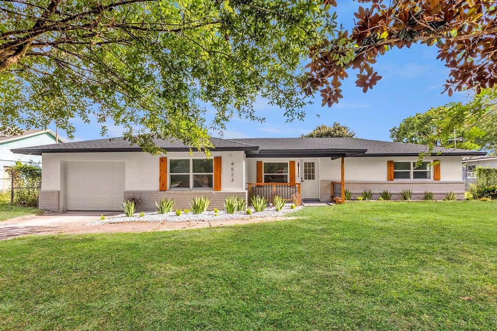 Photo of 4523 Columbia Street, Orlando, FL 32811 (MLS # O6433909)