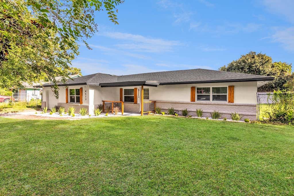 Photo of 4523 Columbia Street, Orlando, FL 32811 (MLS # O6433909)