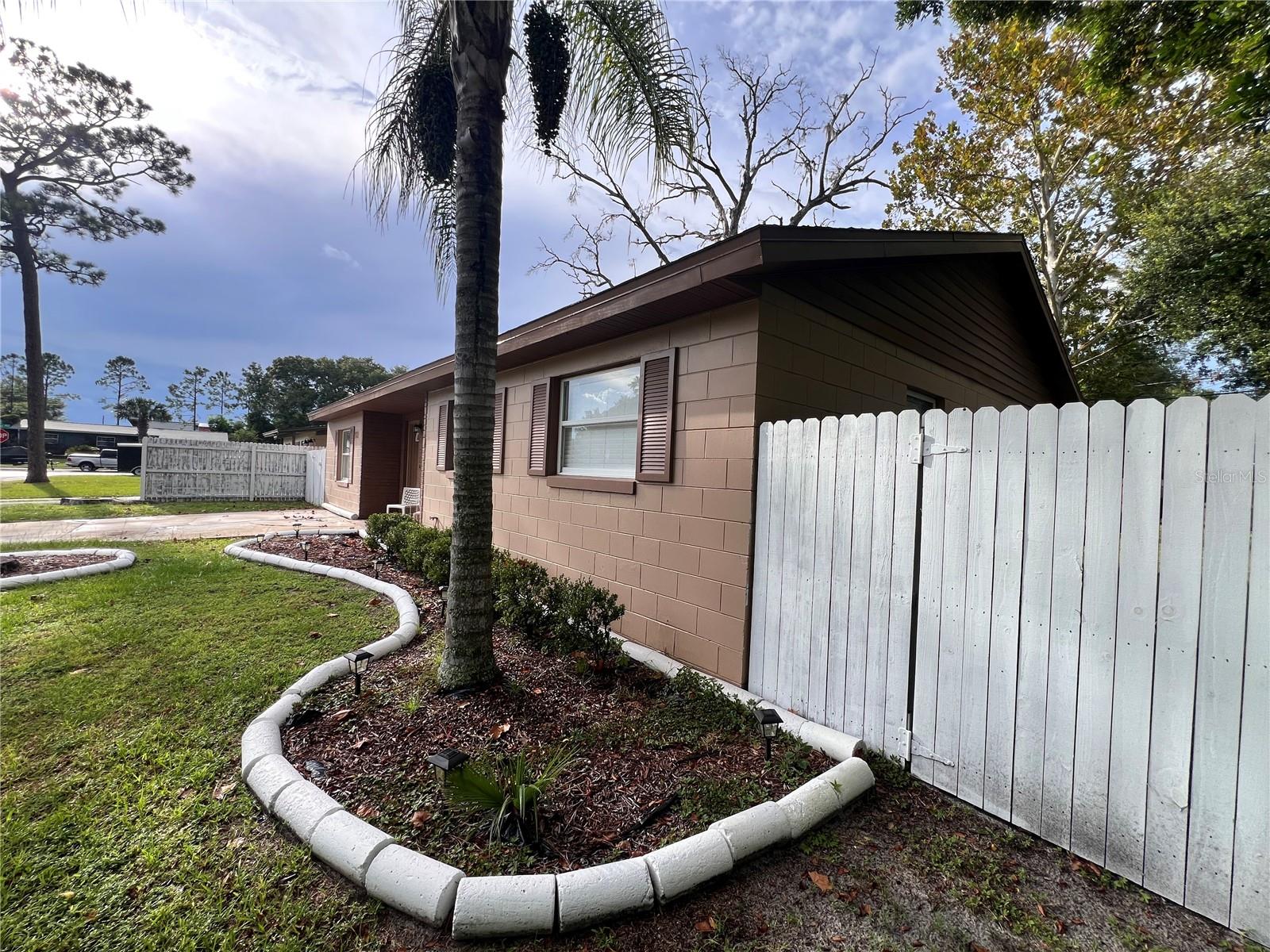 CANDLELIGHT OAKS - Residential