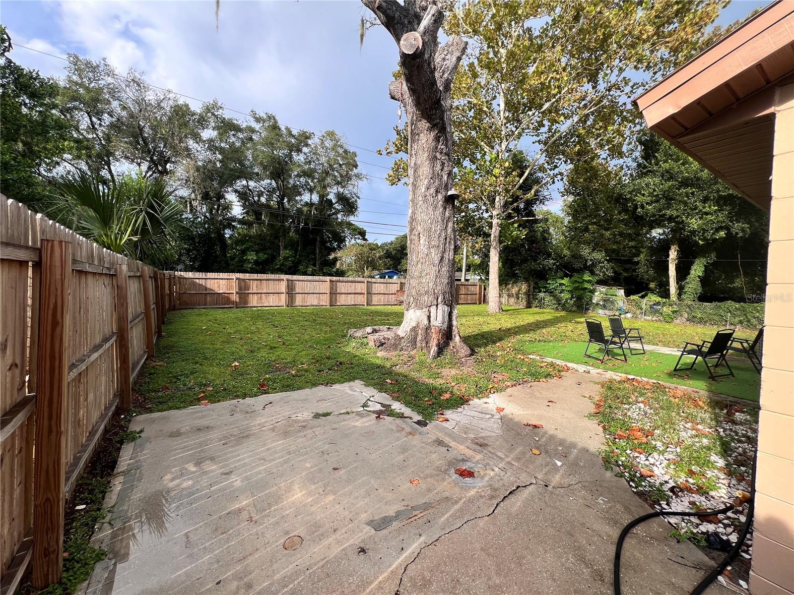 CANDLELIGHT OAKS - Residential