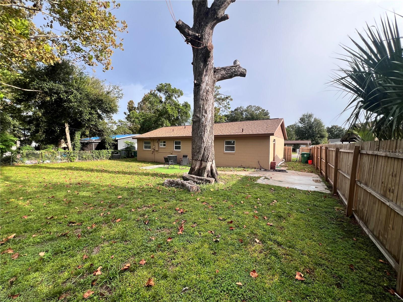 CANDLELIGHT OAKS - Residential