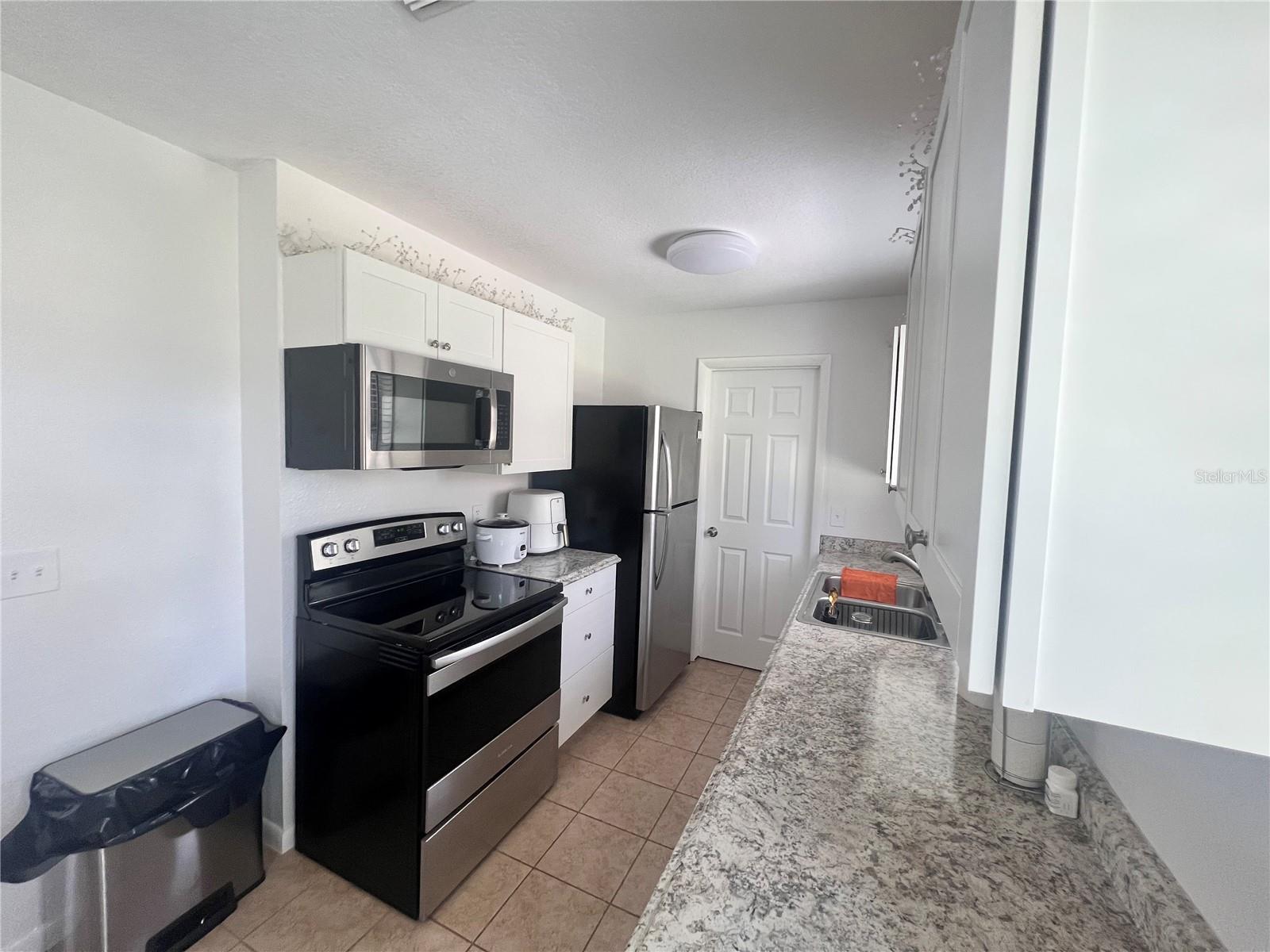 CANDLELIGHT OAKS - Residential