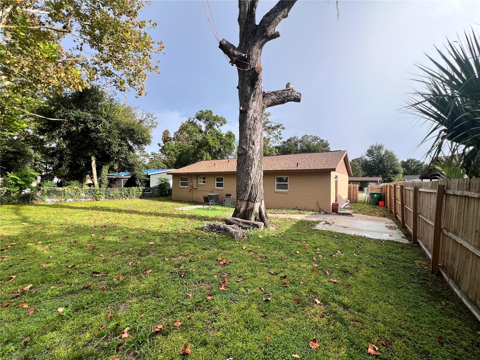 CANDLELIGHT OAKS - Residential